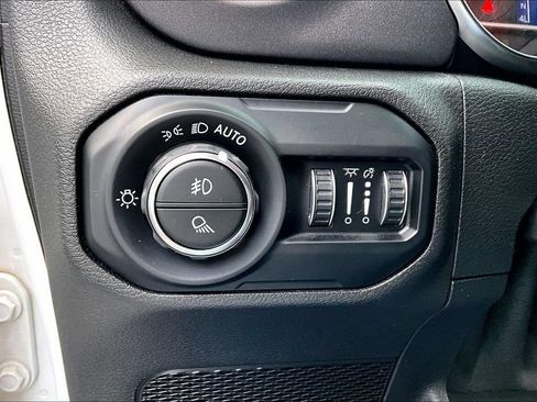 Used 2021 Jeep Gladiator Mojave w/ Uconnect 4C Nav & Sound Group AWD/4WD image 17