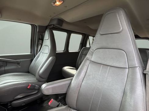 Used 2022 Chevrolet Express 3500 LS image 19