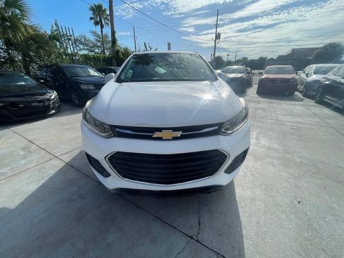 Used 2019 Chevrolet Trax LS FWD image 1