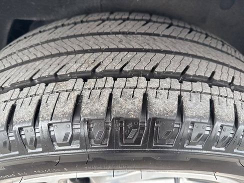 Used 2025 Lincoln Navigator Reserve image 36