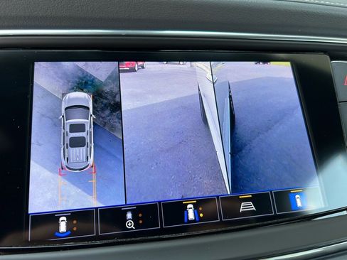 Used 2024 Buick Enclave Premium image 35