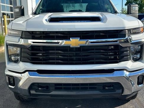 Used 2025 Chevrolet Silverado 2500 LT AWD/4WD image 7