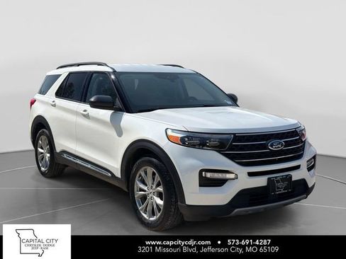 Used 2024 Ford Explorer XLT w/ Equipment Group 202A RWD image 1