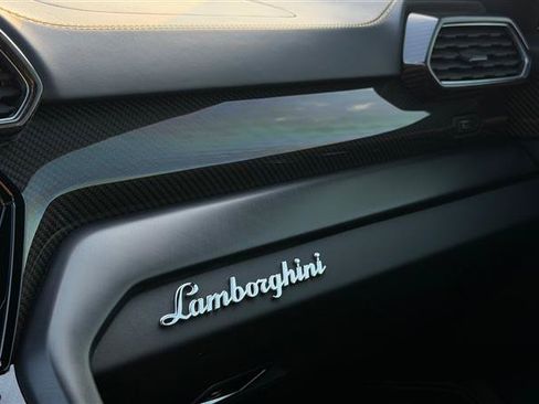 Used 2021 Lamborghini Urus AWD/4WD image 58