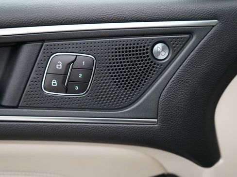 Used 2020 Ford Edge Titanium w/ Equipment Group 301A image 10