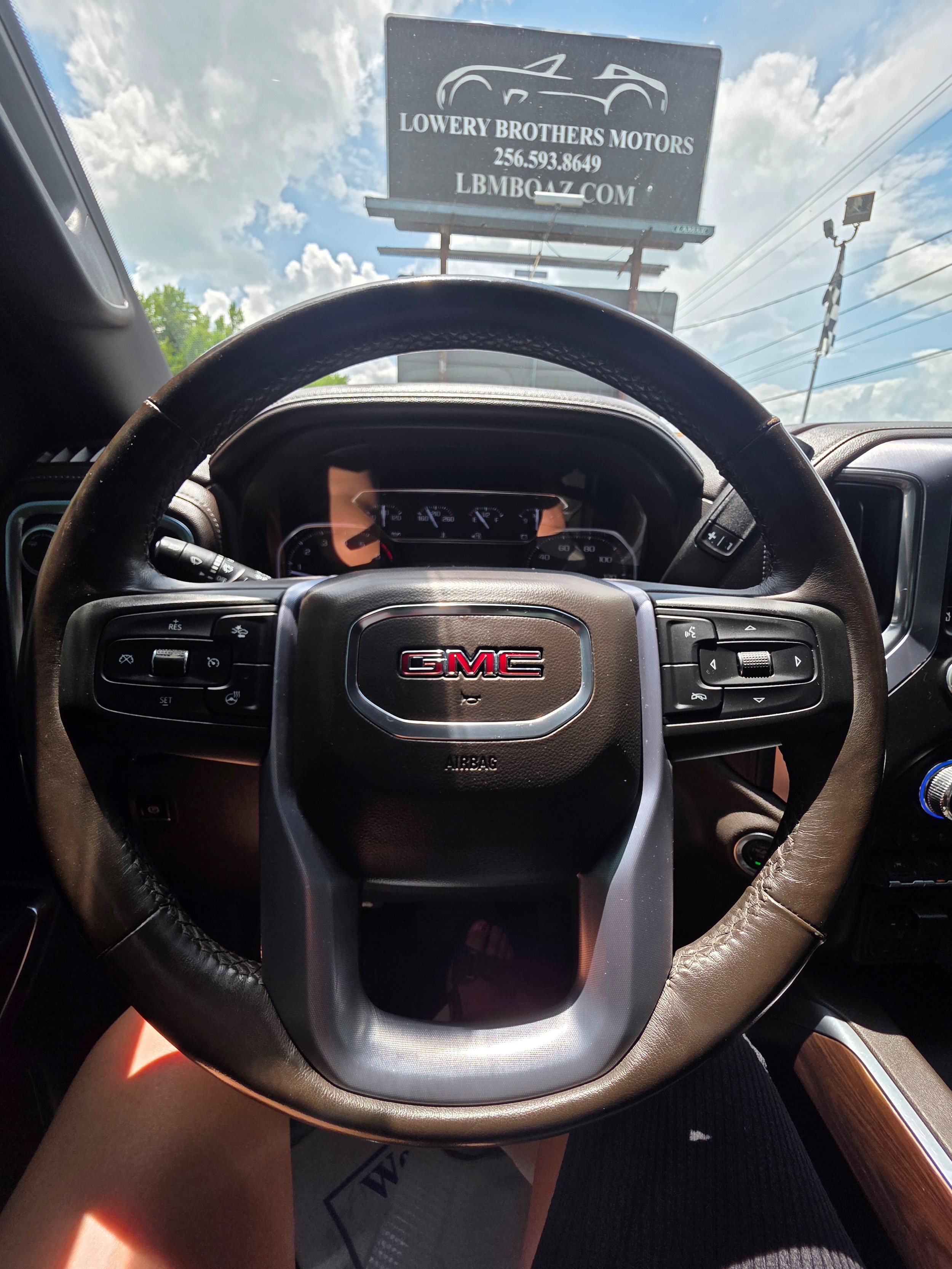 Used 2019 GMC Sierra 1500 SLT w/ SLT Premium Plus Package AWD/4WD image 7