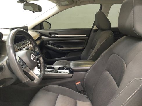 Used 2023 Nissan Altima 2.5 SV w/ SV Premium Package FWD image 17