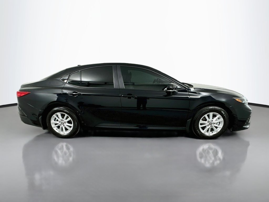 Used 2025 Toyota Camry LE w/ Convenience Package FWD image 4