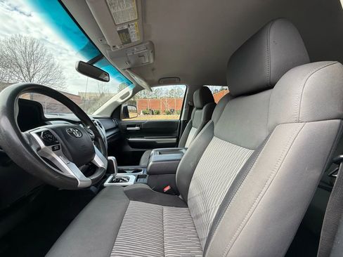 Used 2017 Toyota Tundra SR5 image 13