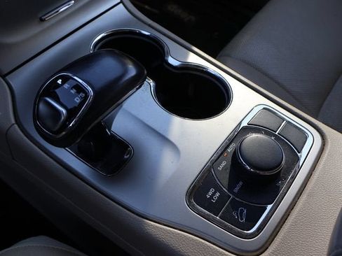 Used 2014 Jeep Grand Cherokee Limited w/ Luxury Group II AWD/4WD image 23