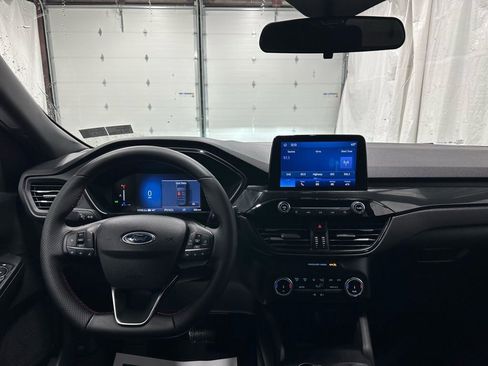 Used 2025 Ford Escape ST-Line image 16