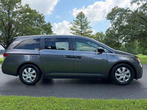 Used 2014 Honda Odyssey LX image 4