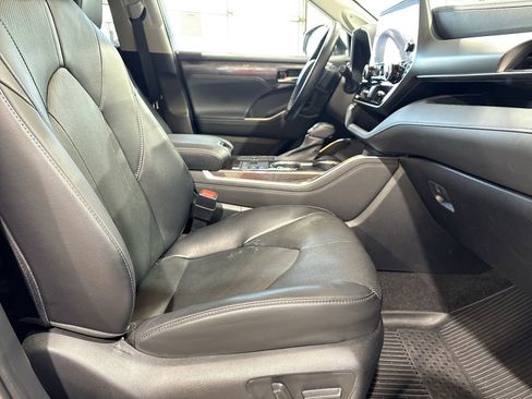 Used 2023 Toyota Highlander Limited image 27