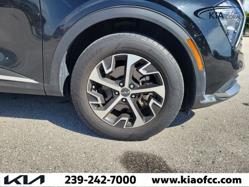 Certified 2023 Kia Sportage EX AWD/4WD image 7