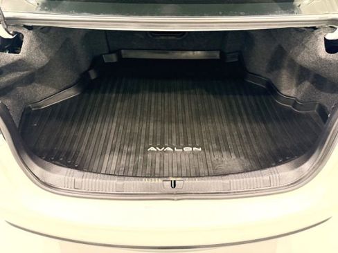 Used 2014 Toyota Avalon Limited FWD image 27