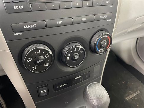 Used 2010 Toyota Corolla LE image 8