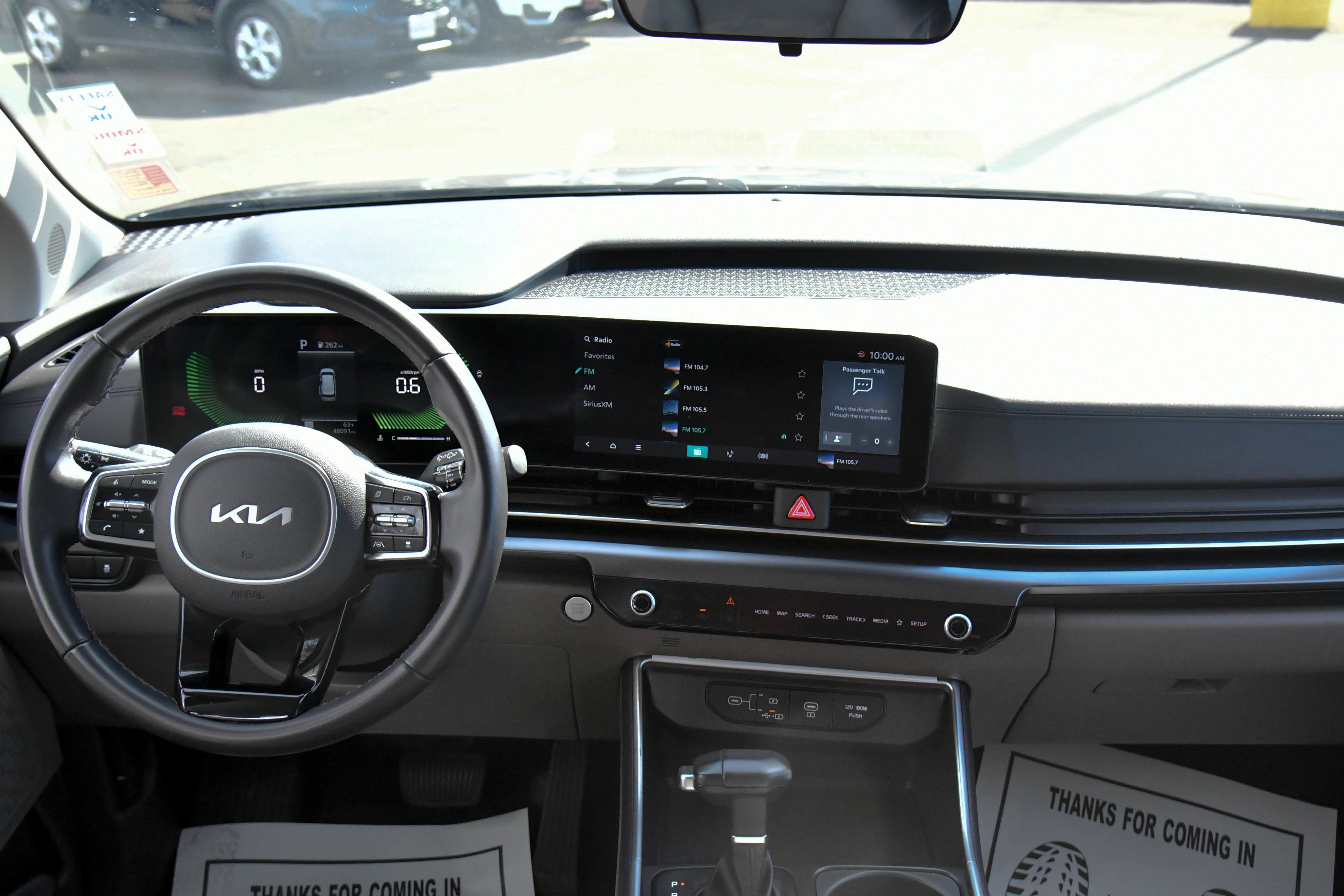Used 2025 Kia Carnival FWD image 39