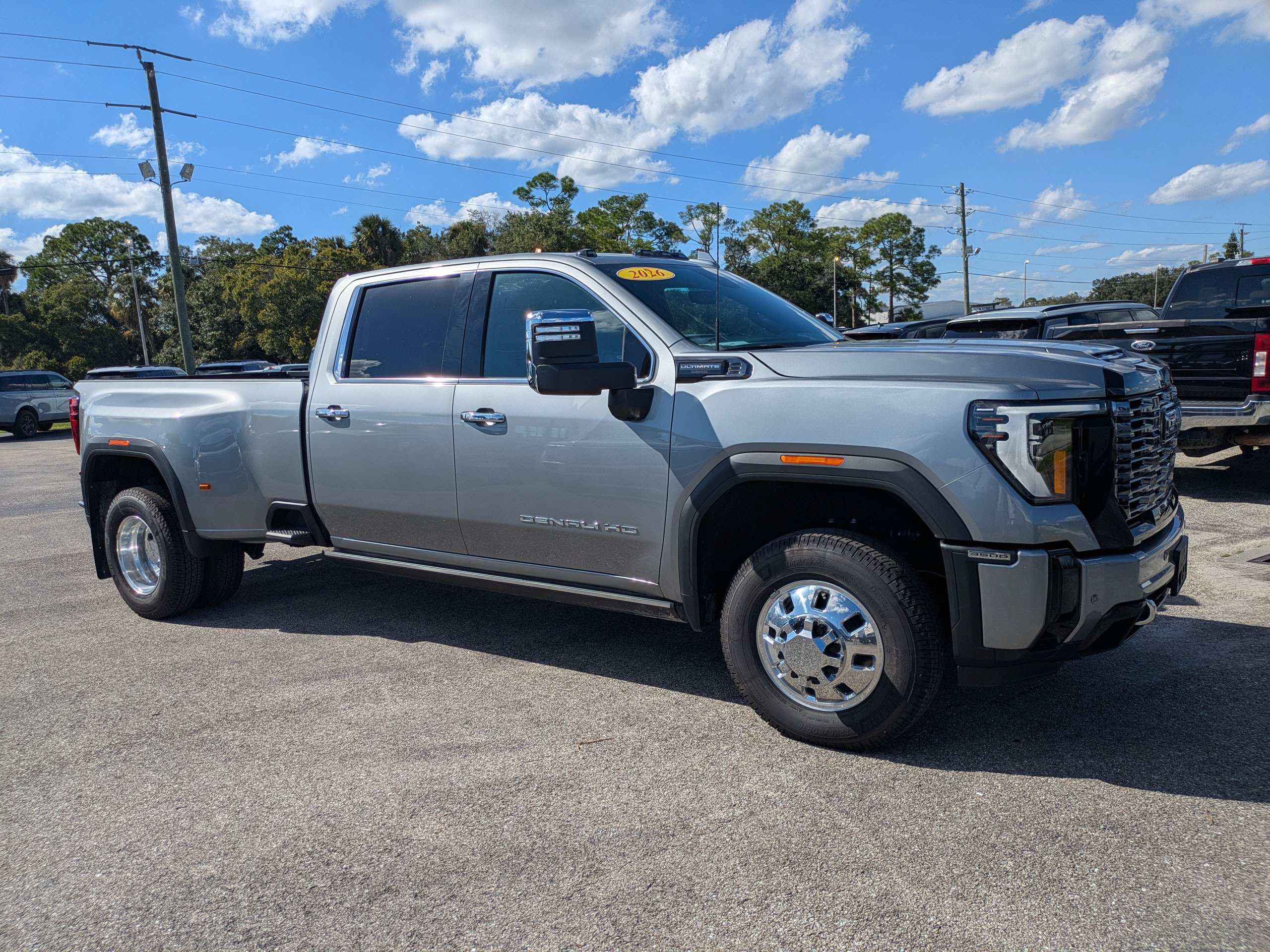 Used 2026 GMC Sierra 3500 Denali Ultimate AWD/4WD image 2