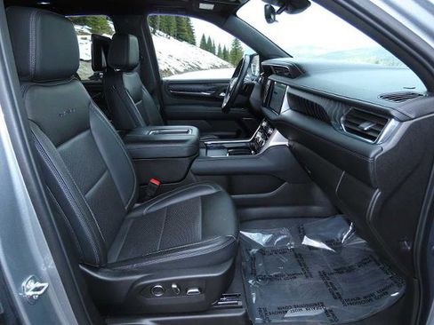 Used 2023 GMC Yukon XL Denali w/ Denali Reserve Package image 20