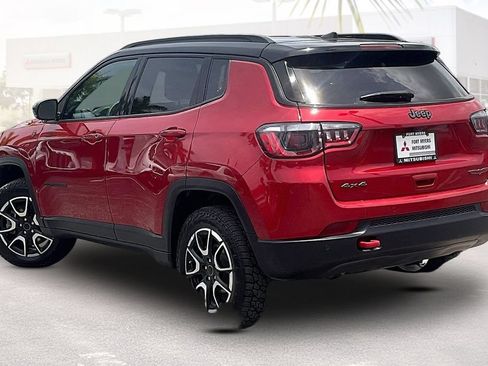 Used 2025 Jeep Compass Trailhawk AWD/4WD image 36