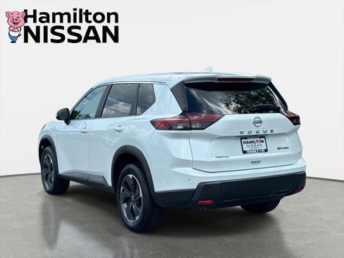 Used 2024 Nissan Rogue SV AWD/4WD image 4