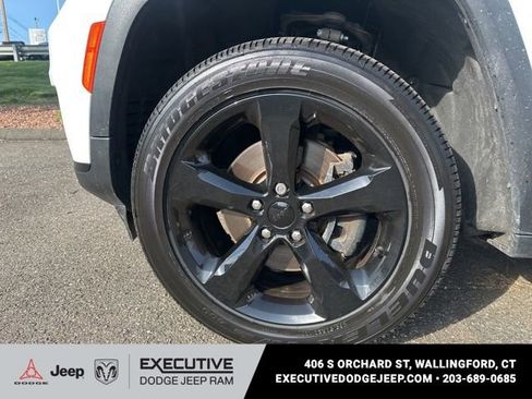 Used 2023 Jeep Grand Cherokee L Laredo AWD/4WD image 14