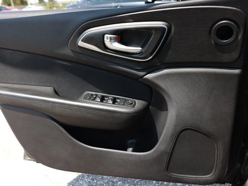 Used 2015 Chrysler 200 Limited w/ Convenience Group FWD image 38