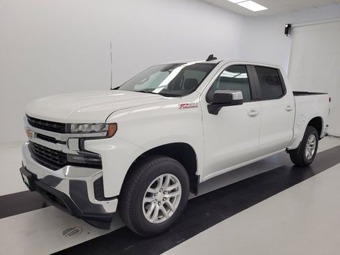 Used 2021 Chevrolet Silverado 1500 LT image 2