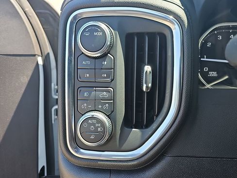 Certified 2022 GMC Sierra 1500 SLT w/ SLT Premium Package AWD/4WD image 30