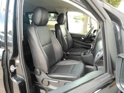 Used 2023 Mercedes-Benz Metris Passenger image 24