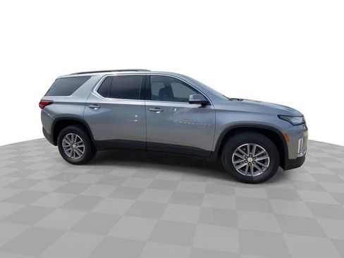 Used 2024 Chevrolet Traverse LT FWD image 3