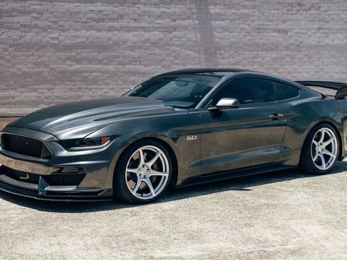 Used 2017 Ford Mustang GT Premium w/ GT Performance Package RWD image 46