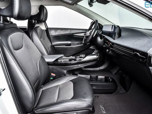 Used 2024 Kia EV6 Light image 23