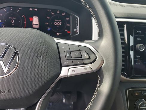 Used 2022 Volkswagen Atlas Cross Sport SE image 30
