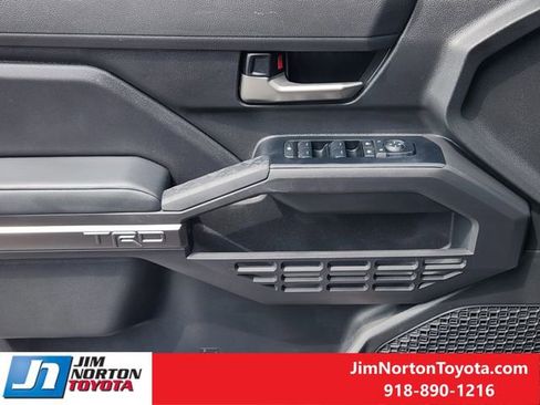 Used 2025 Toyota Tacoma TRD Off-Road image 27