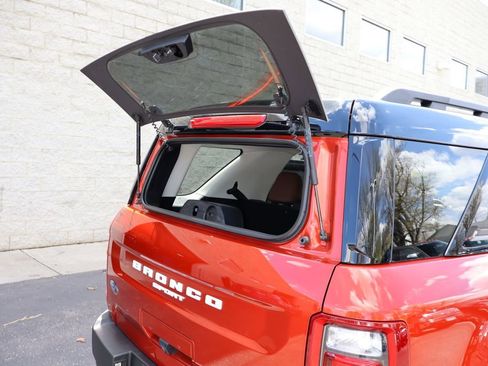 Used 2022 Ford Bronco Sport Outer Banks w/ Tech Package AWD/4WD image 17
