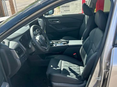 New 2026 Nissan Rogue Platinum AWD/4WD image 7