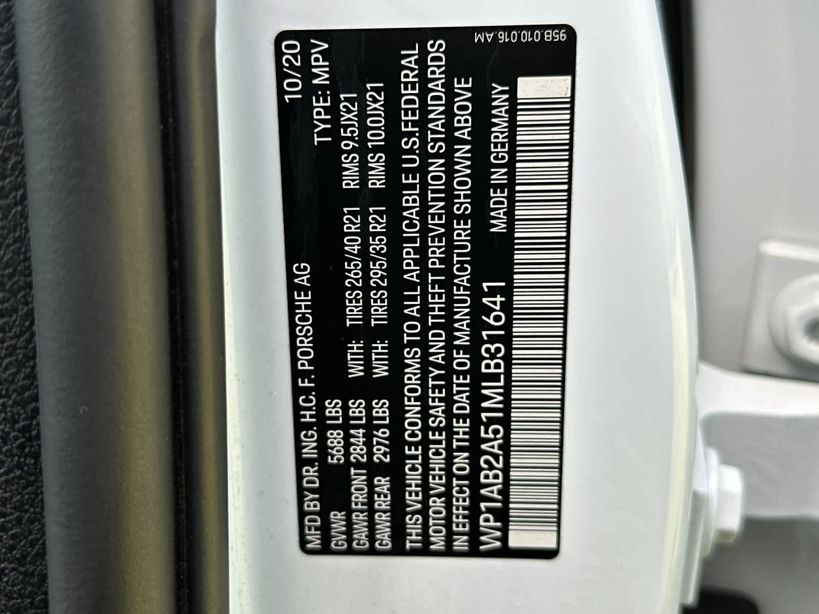Certified 2021 Porsche Macan S AWD/4WD image 33