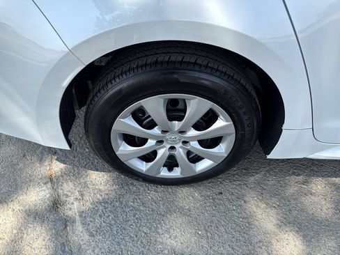 Used 2025 Toyota Corolla LE FWD image 15