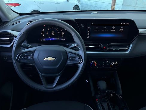 Used 2025 Chevrolet TrailBlazer LT image 12