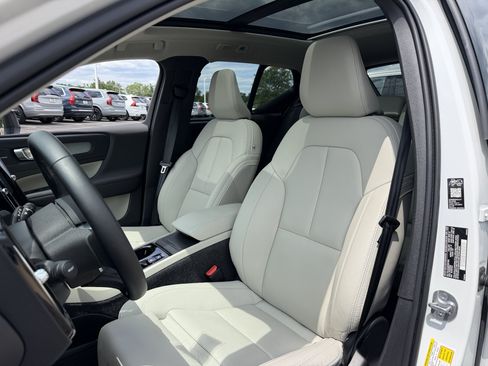 Used 2026 Volvo XC40 B5 Ultra w/ Protection Package Premier AWD/4WD image 9
