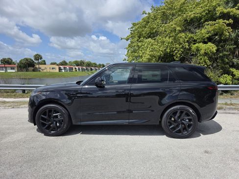 New 2026 Land Rover Range Rover Sport Dynamic SE image 7