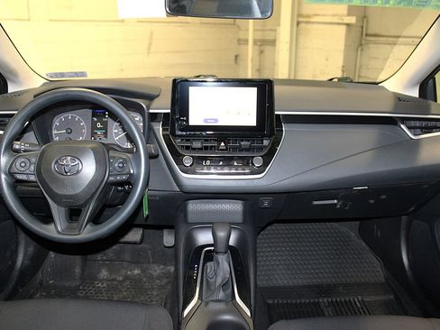 Used 2024 Toyota Corolla LE FWD image 8