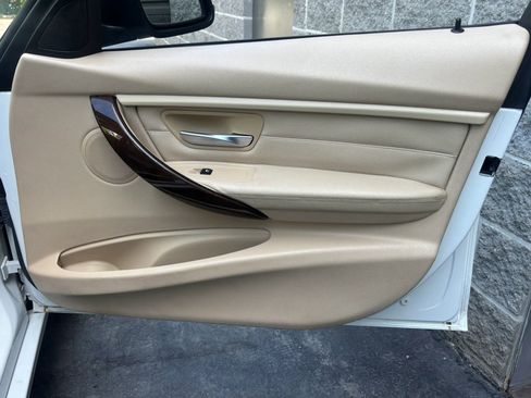 Used 2014 BMW 335i xDrive Sedan AWD/4WD image 12