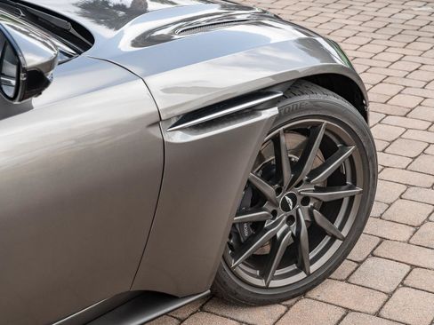 Used 2020 Aston Martin DB11 Volante RWD image 12