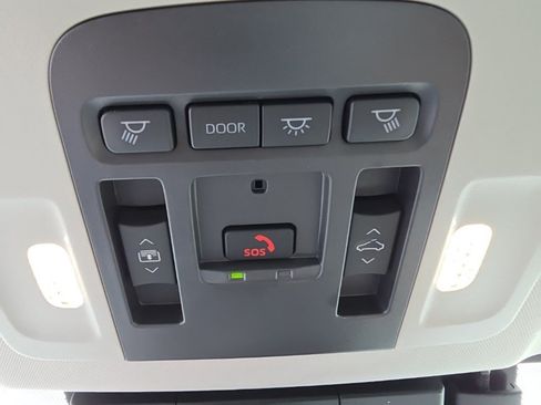 Used 2026 Toyota Camry XLE w/ Premium Plus Package FWD image 27