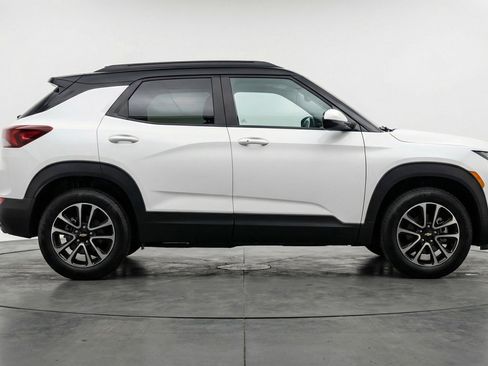 Used 2025 Chevrolet TrailBlazer LT image 11