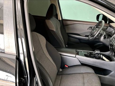 Used 2021 Nissan Rogue S image 10