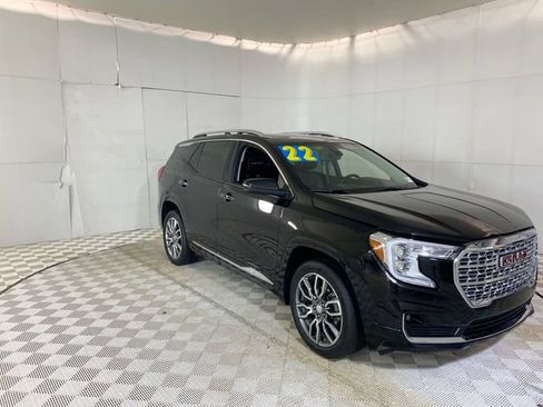 Used 2022 GMC Terrain Denali w/ LPO, Floor Liner Package AWD/4WD image 46