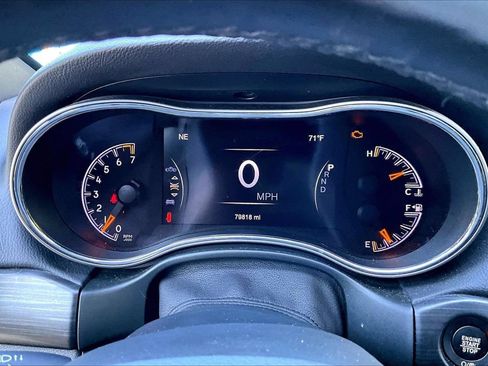 Used 2020 Jeep Grand Cherokee Altitude AWD/4WD image 9